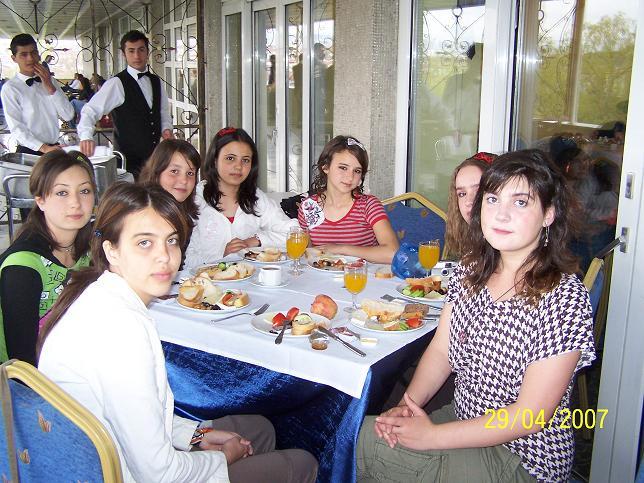 Atatutk Ogretmen evi kahvalti 1.jpg